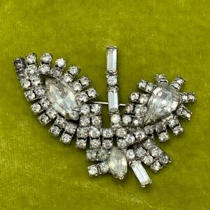Vintage Hollywood Regency Period Rhinestone Brooch Unmarked